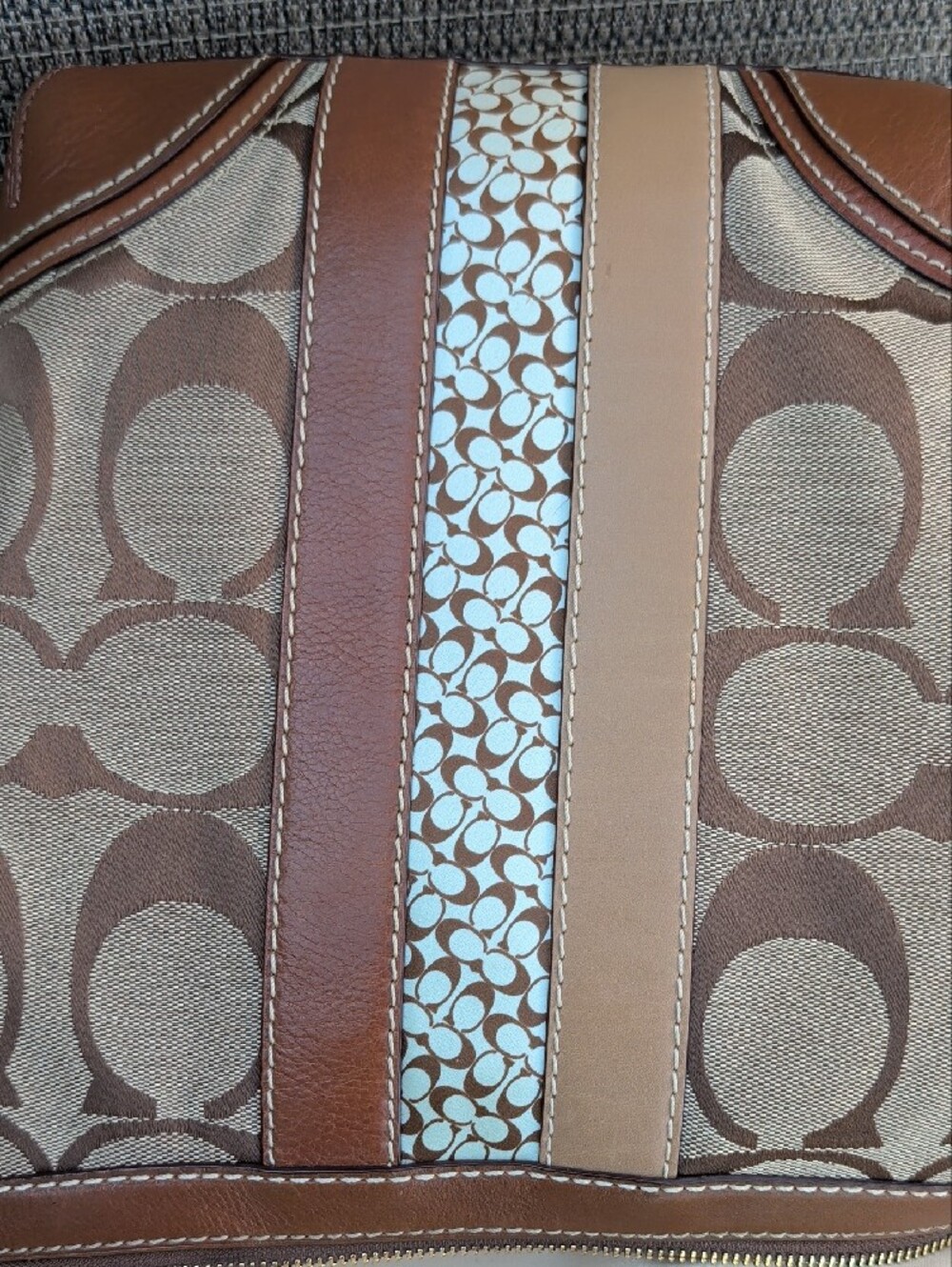 Coach Hampton Signature Shoulder Crossbody (F10542) - Picture 13 of 16